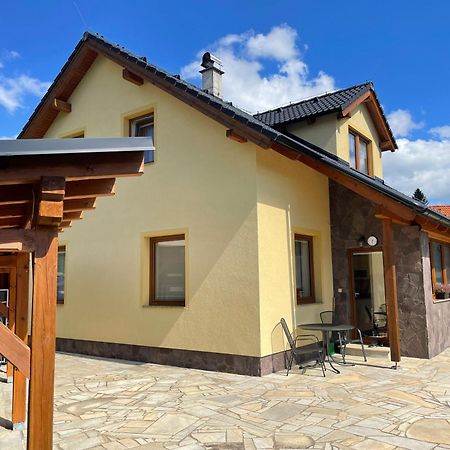 Apartman U Kovaru Касперске Хори Екстериор снимка