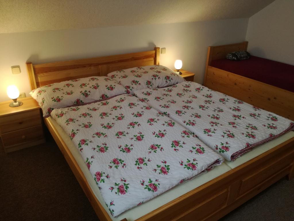 Apartman U Kovaru Касперске Хори Екстериор снимка