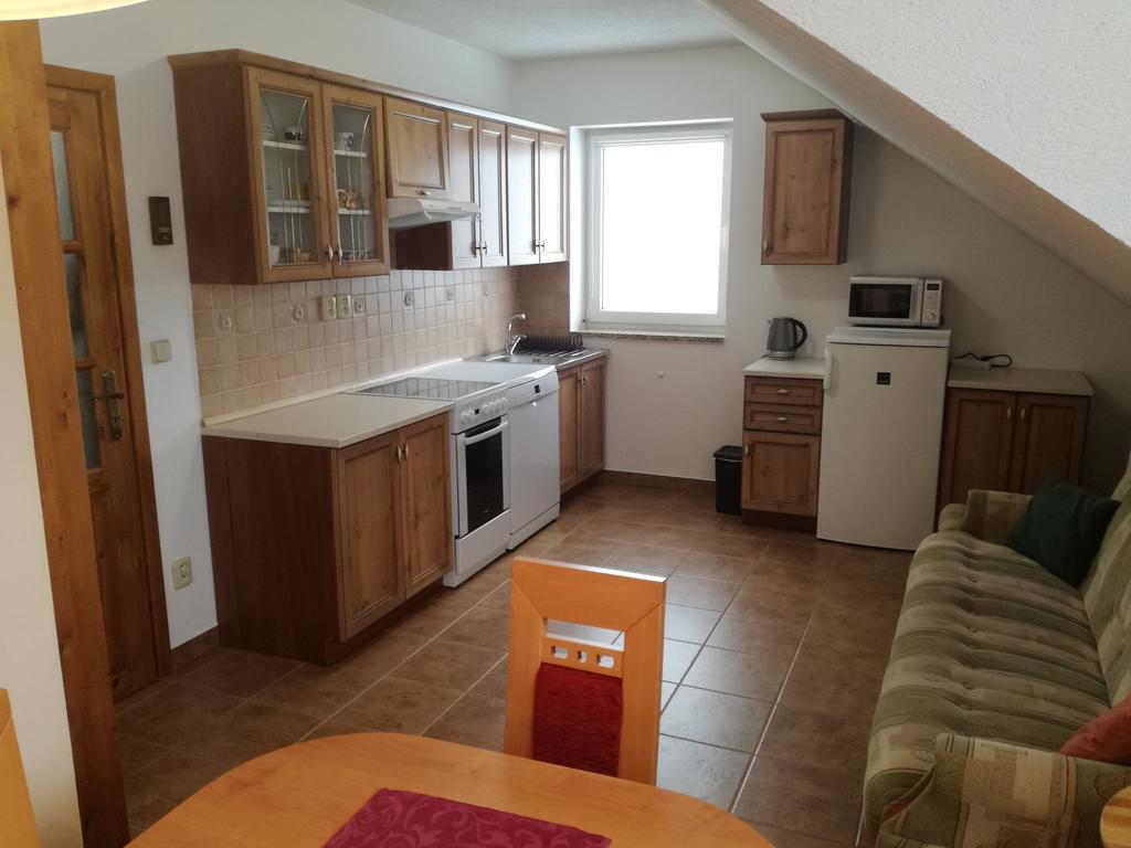 Apartman U Kovaru Касперске Хори Екстериор снимка