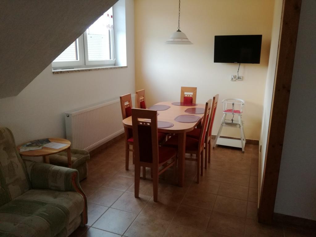 Apartman U Kovaru Касперске Хори Екстериор снимка